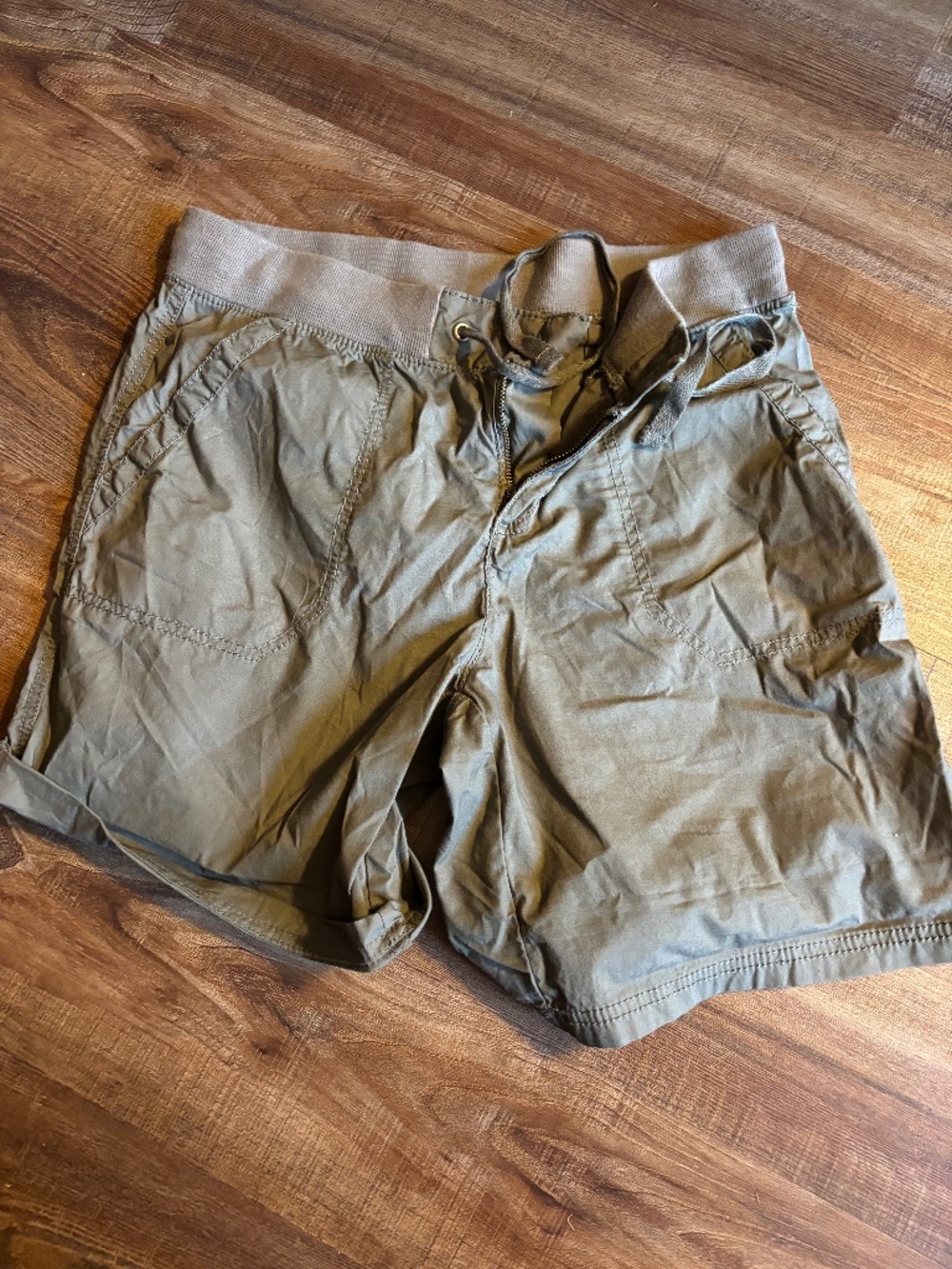 EUC women's STYLE & CO COTTON CHINO SHORTS 2 PAIR SIZE SMALL OLIVE